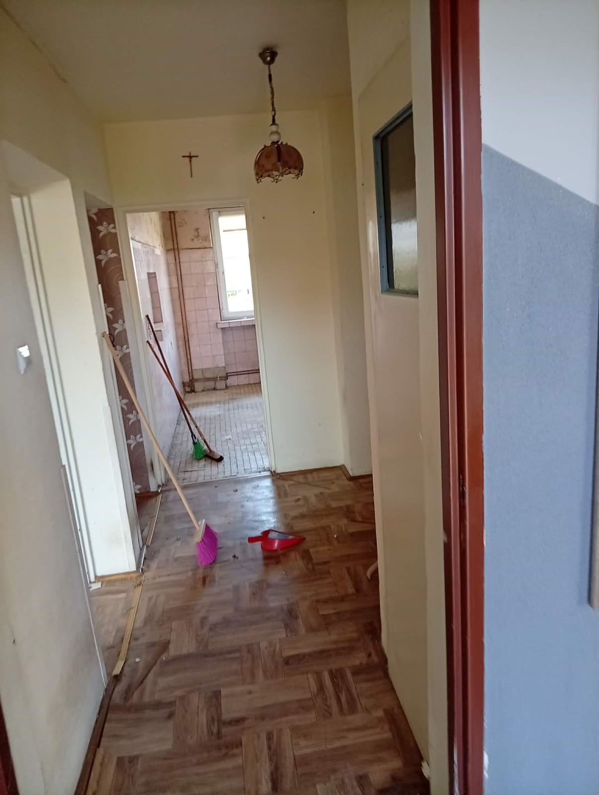 Po wykonaniu zlecenia — Opróżnienie mieszkania z zalegających rzeczy.