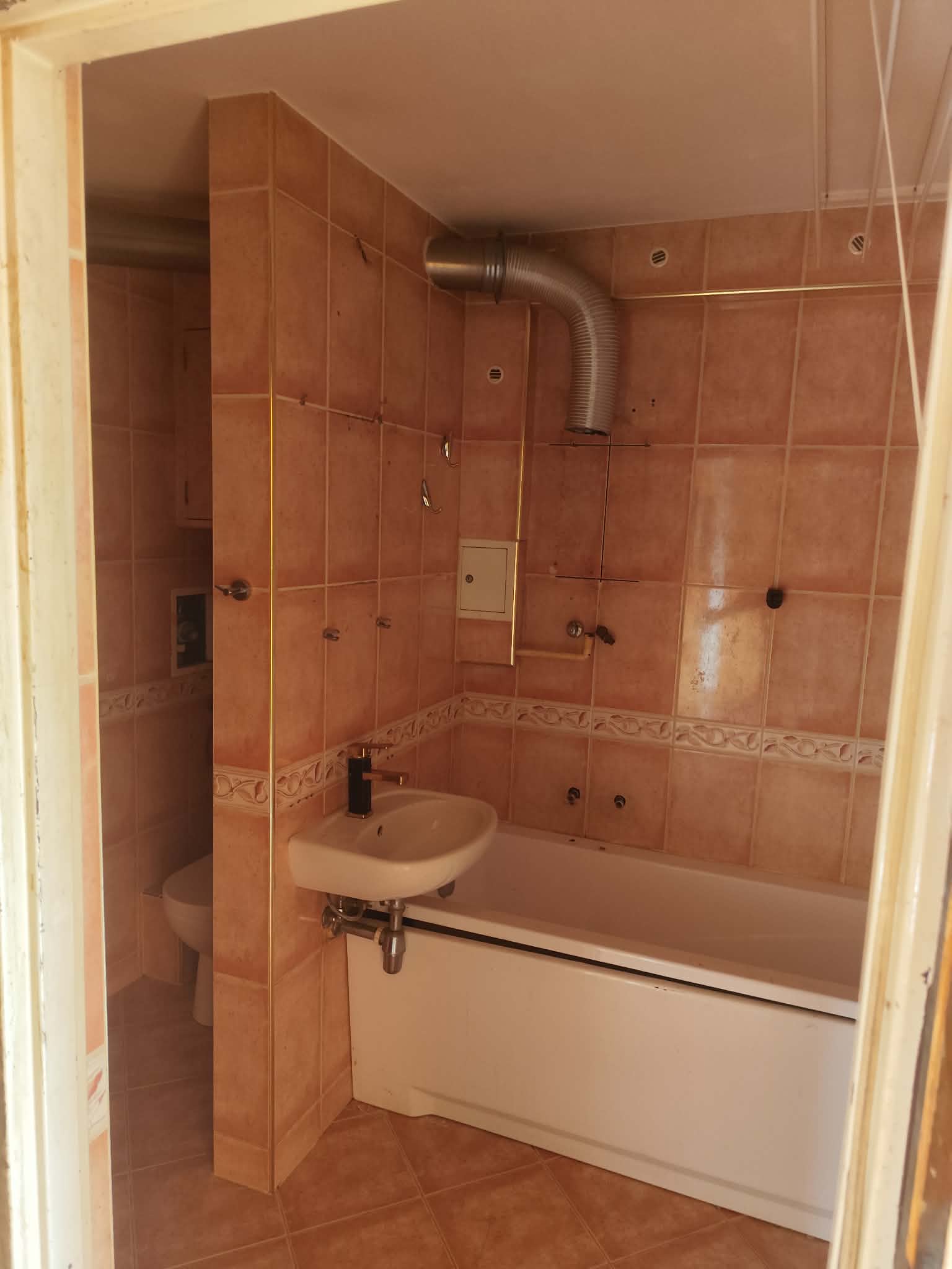 Po wykonaniu zlecenia — Kompleksowe opróżnienie mieszkania po poprzednim lokatorze.