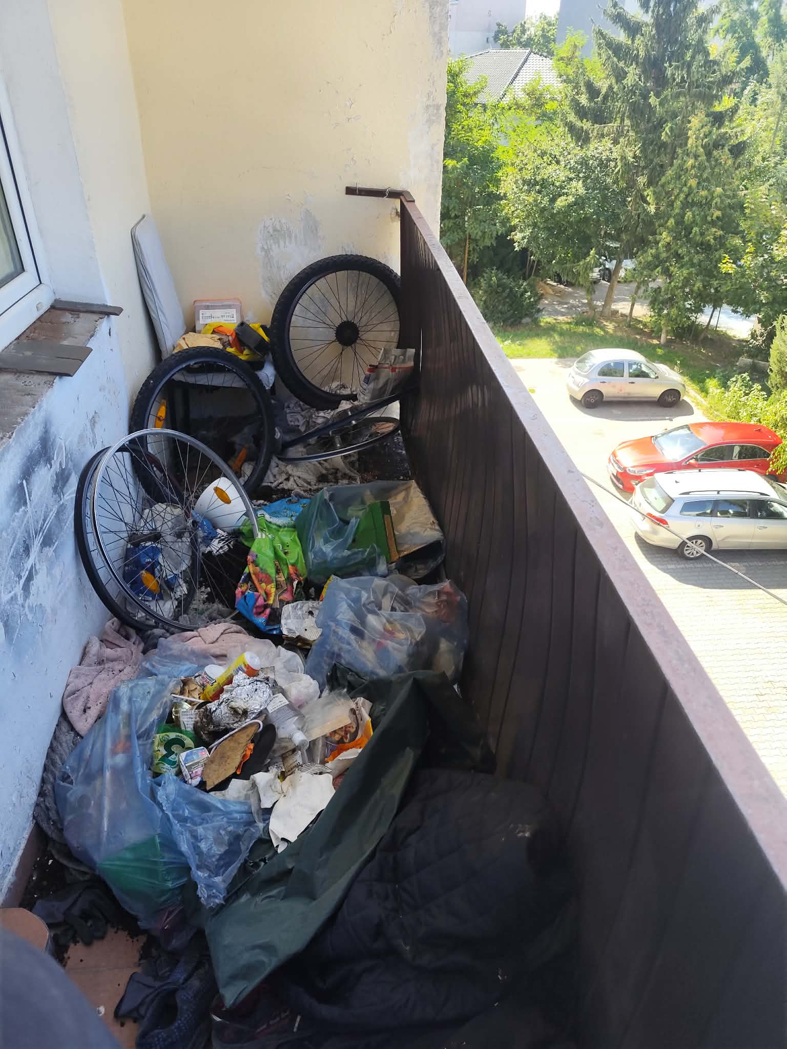 Kompleksowe opróżnienie mieszkania po poprzednim lokatorze. — przed wykonaniem zlecenia, zdjęcie 5